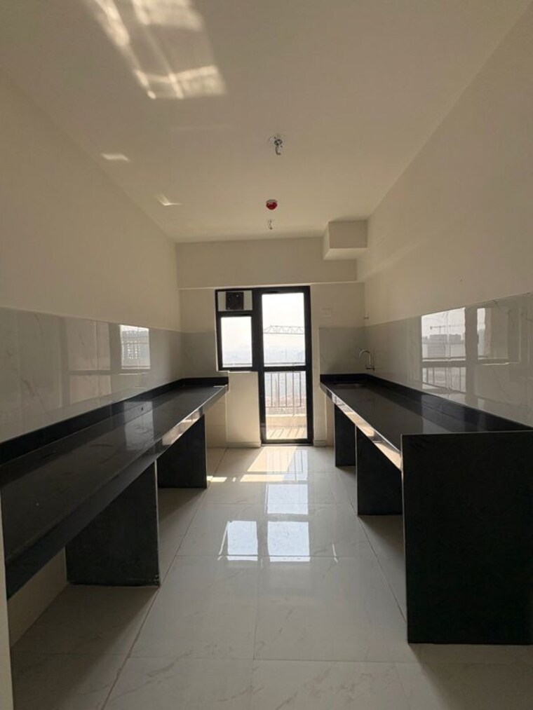 Kitchen, runwal-gardens-phase-i 3 Bedroom 904 Sq.Ft. Apartment In Dombivli East Thane 9800627