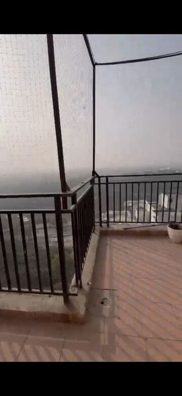 Staircase in 6 BHK Apartment at Omaxe Heights, Sector 86 – for Rent