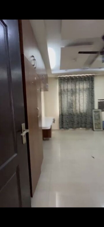 Building Lobby in 6 BHK Apartment at Omaxe Heights, Sector 86 – for Rent
