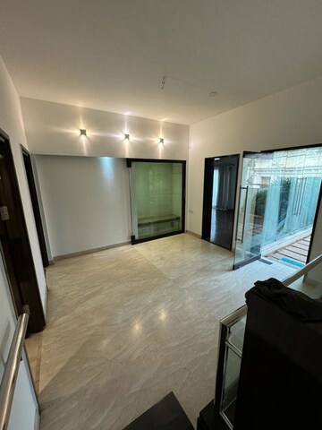 Bedroom in 5 BHK Apartment at Emmanuel Pearl, Rest House Road – for Sale