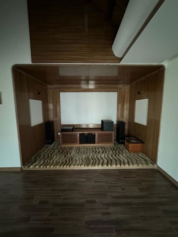 Bedroom in 5 BHK Apartment at Emmanuel Pearl, Rest House Road – for Sale