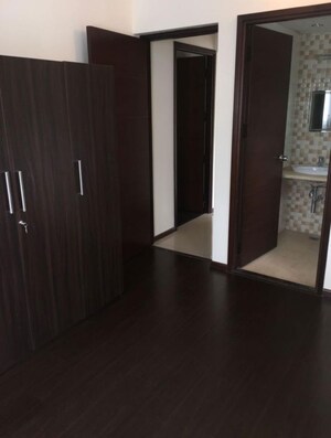 Room in 3 BHK Apartment at Benson Manor, Benson Town – for Sale