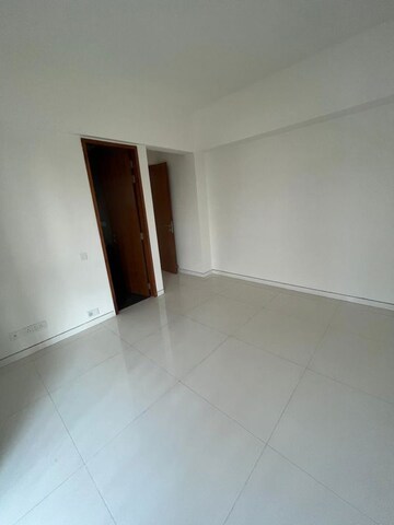 Room in 4 BHK Penthouse at Gold Platz, Richmond Town – for Sale