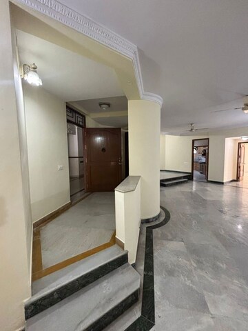 Bathroom in 3 BHK Apartment at HS Apartment, Cunningham Road – for Rent