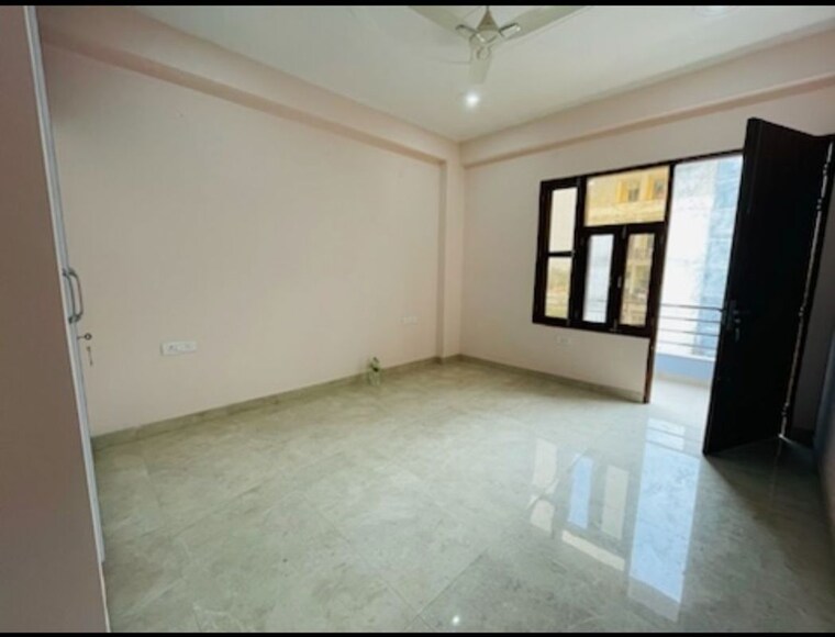 Room, palam vihar extension 3 Bedroom 2200 Sq.Ft. Builder Floor In Palam Vihar Extension Gurgaon 9719585