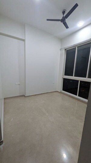 Room in 4 BHK Apartment at Omkar Alta Monte, Malad East – for Rent