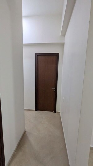 Room in 4 BHK Apartment at Omkar Alta Monte, Malad East – for Rent