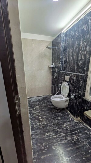 Bathroom in 4 BHK Apartment at Omkar Alta Monte, Malad East – for Rent