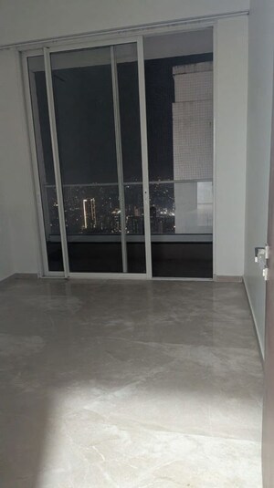 Room in 4 BHK Apartment at Omkar Alta Monte, Malad East – for Rent