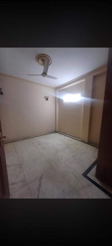 Room in 3 BHK Builder Floor at Kalkaji – for Rent