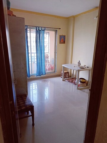 Room in 3 BHK Apartment at Mohan Pride, Wayle Nagar – for Rent
