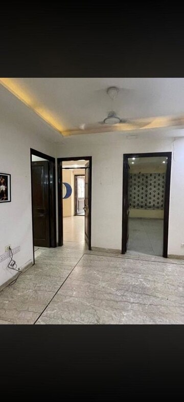 Room in 4 BHK Builder Floor at Greater Kailash – for Rent