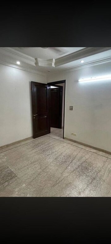 Room in 4 BHK Builder Floor at Greater Kailash – for Rent