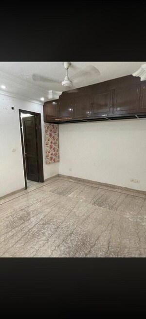Room in 4 BHK Builder Floor at Greater Kailash – for Rent