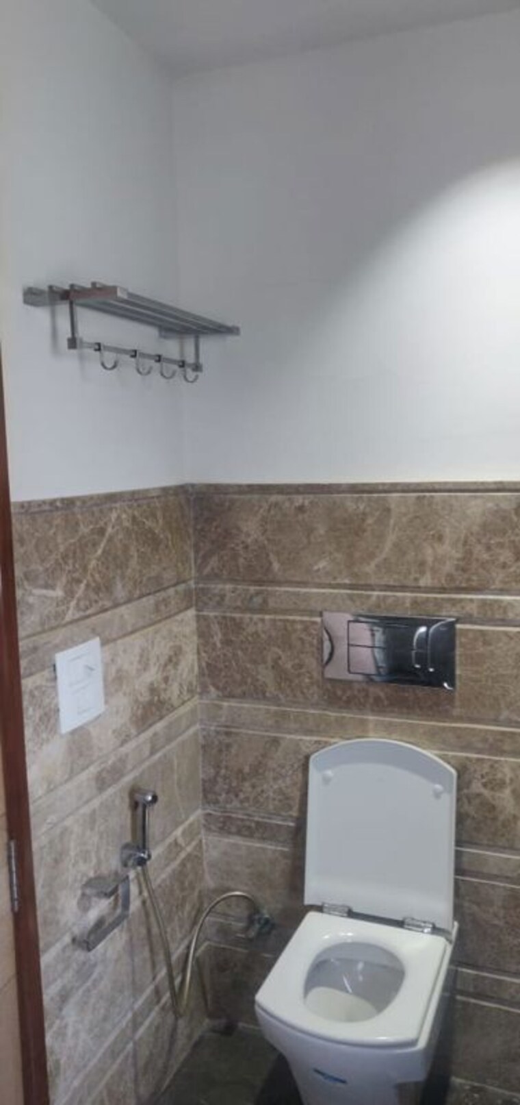 Bathroom, safdarjung enclave 3 Bedroom 1800 Sq.Ft. Builder Floor In Safdarjung Enclave Delhi 9800745