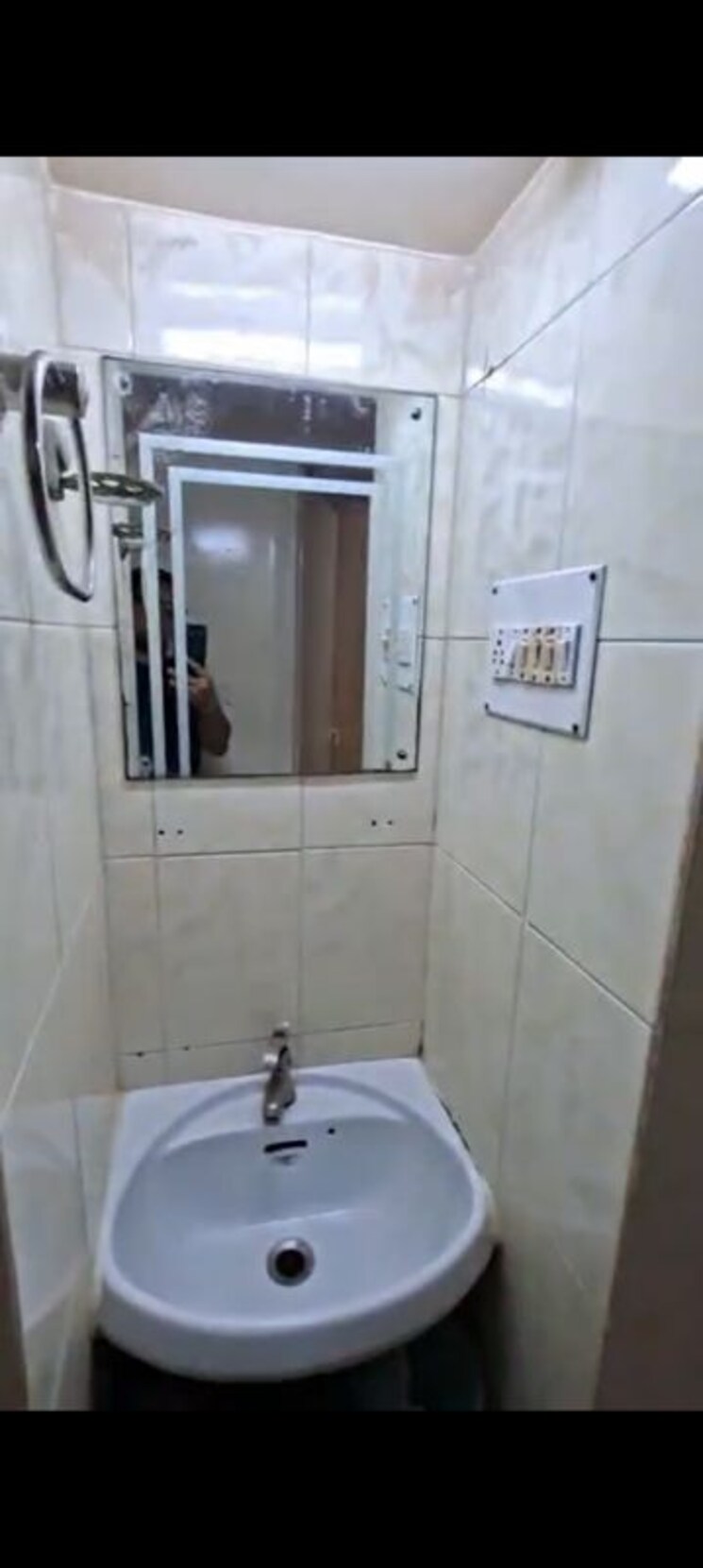 Bathroom, vakola 1 Bedroom 500 Sq.Ft. Apartment In Vakola Mumbai 9800762