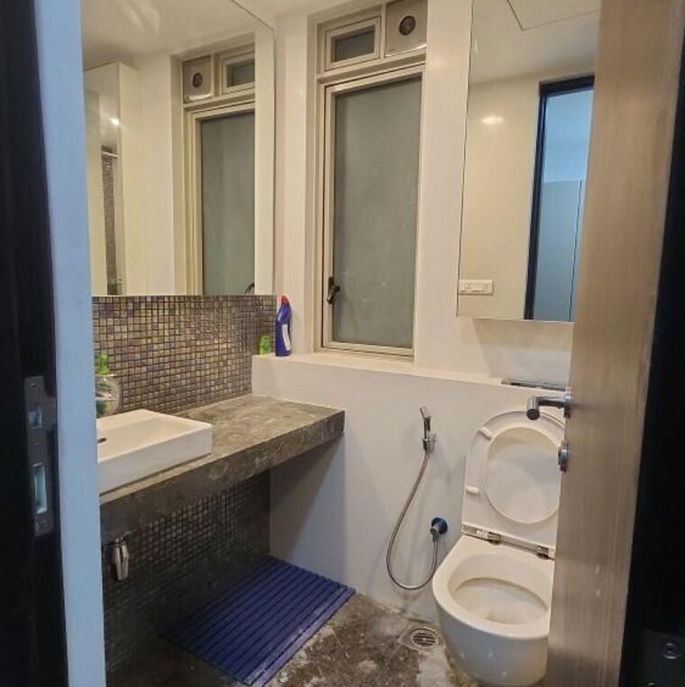 Bathroom, lodha-world-crest 4 Bedroom 2190 Sq.Ft. Apartment In Empire Mill Mumbai 9800773