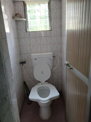 Bathroom in 1 BHK Apartment at Vakola – for Rent