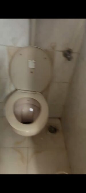 Bathroom in 1 BHK Apartment at Vakola – for Rent