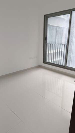 Room in 2 BHK Apartment at Sunteck City Avenue 4, Goregaon West – for Rent