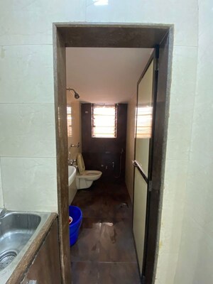 Furnished Amenities in 1 BHK Apartment at Vakola – for Rent