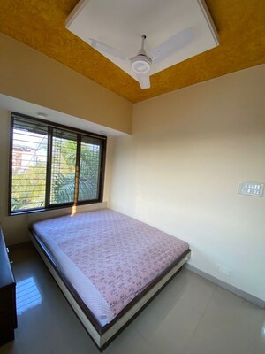 Bedroom in 1 BHK Apartment at Vakola – for Rent