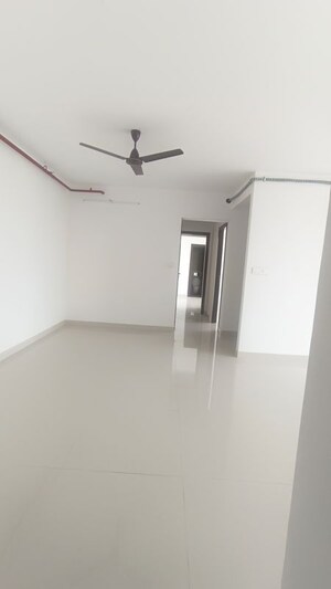 Room in 2 BHK Apartment at Sunteck City Avenue 1, Goregaon West – for Rent