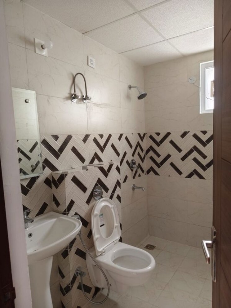 Bathroom, sector 115 1 RK 300 Sq.Ft. Builder Floor In Sector 115 Chandigarh 9800825