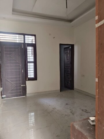 Room in 2 BHK Builder Floor at Sector 115 – for Rent