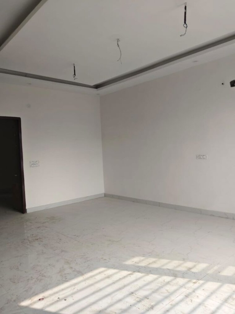 Room, sector 115 2 Bedroom 1000 Sq.Ft. Builder Floor In Sector 115 Chandigarh 9800832