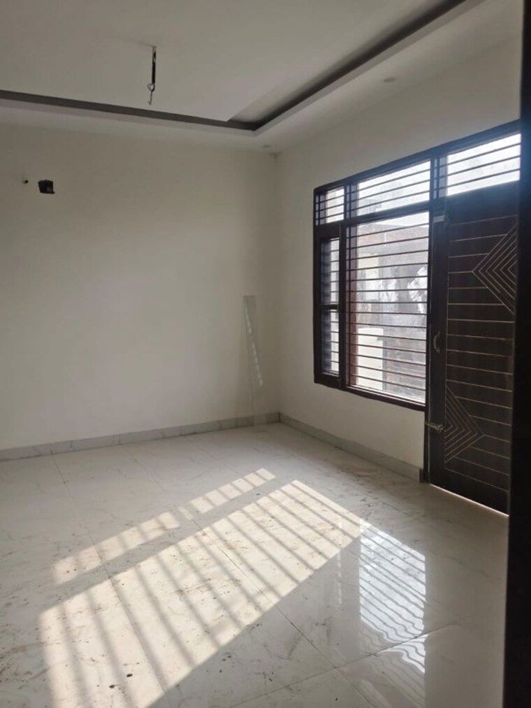 Room, sector 115 2 Bedroom 1000 Sq.Ft. Builder Floor In Sector 115 Chandigarh 9800832