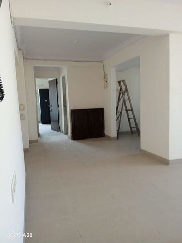 Room in 2 BHK Apartment at Andheri West – for Sale