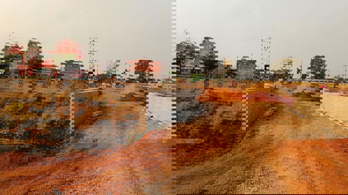 Plot For Sale in Vidhan Sabha Marg