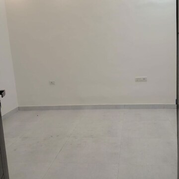 Room in 3.5 BHK Independent House at Vasant Vihar – for Rent