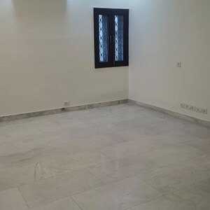 Room in 3.5 BHK Independent House at Vasant Vihar – for Rent