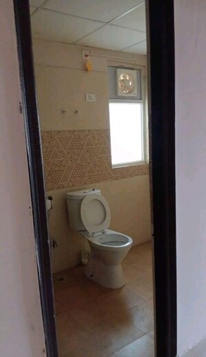 Bathroom in 2 BHK Apartment at Amrapali Golf Homes, Haibatpur – for Rent
