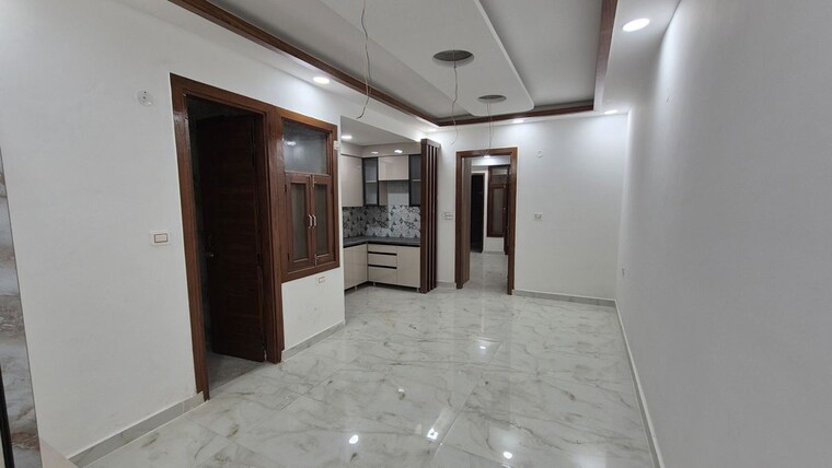 Room, sector 107 2 Bedroom 900 Sq.Ft. Builder Floor In Sector 107 Noida 9800865