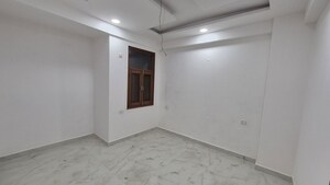 Room in 2 BHK Builder Floor at Sector 107 – for Sale