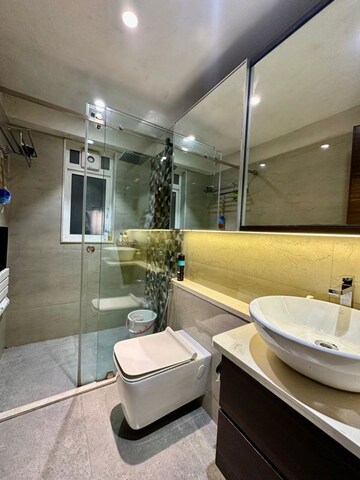 Bathroom in 4 BHK Apartment at Ankur Serenity, Santacruz West – for Rent