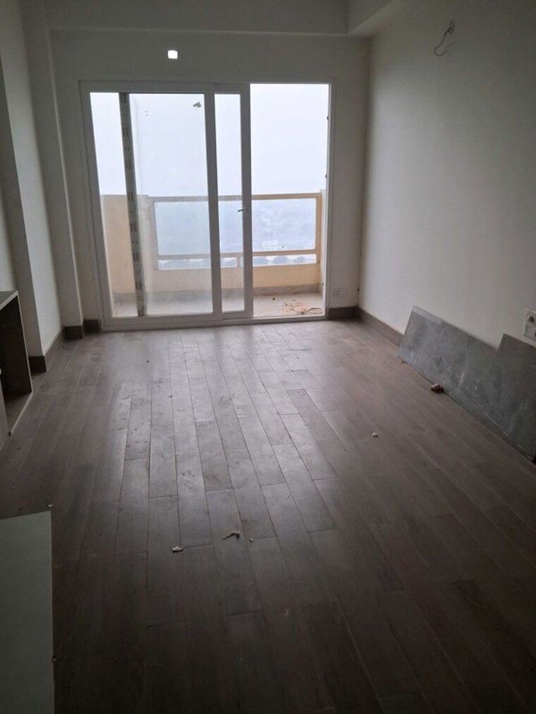 Room, gaur-runway-suites Studio 460 Sq.Ft. Apartment In Gaur Yamuna City Greater Noida 9800887
