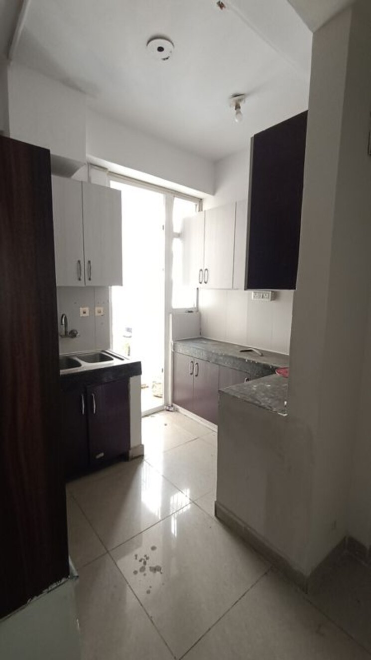 Kitchen, ajnara-grand-heritage 2 Bedroom 984 Sq.Ft. Apartment In Sector 74 Noida 9800901