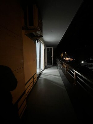 Parking in 2 BHK Builder Floor at DLF Exclusive Floors, Sector 53 – for Rent