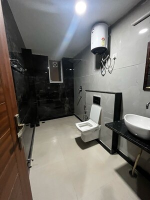 Team Area in 2 BHK Builder Floor at DLF Exclusive Floors, Sector 53 – for Rent