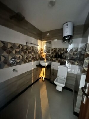 Team Area in 2 BHK Builder Floor at DLF Exclusive Floors, Sector 53 – for Rent