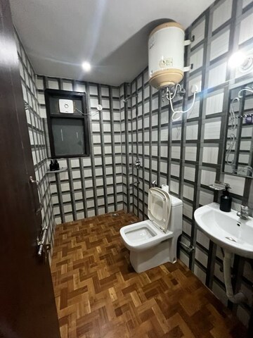 Bathroom in 2 BHK Builder Floor at DLF Exclusive Floors, Sector 53 – for Rent