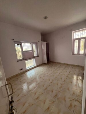 Bedroom in 3 BHK Villa at Masarovar Yojna, Rajajipuram – for Sale