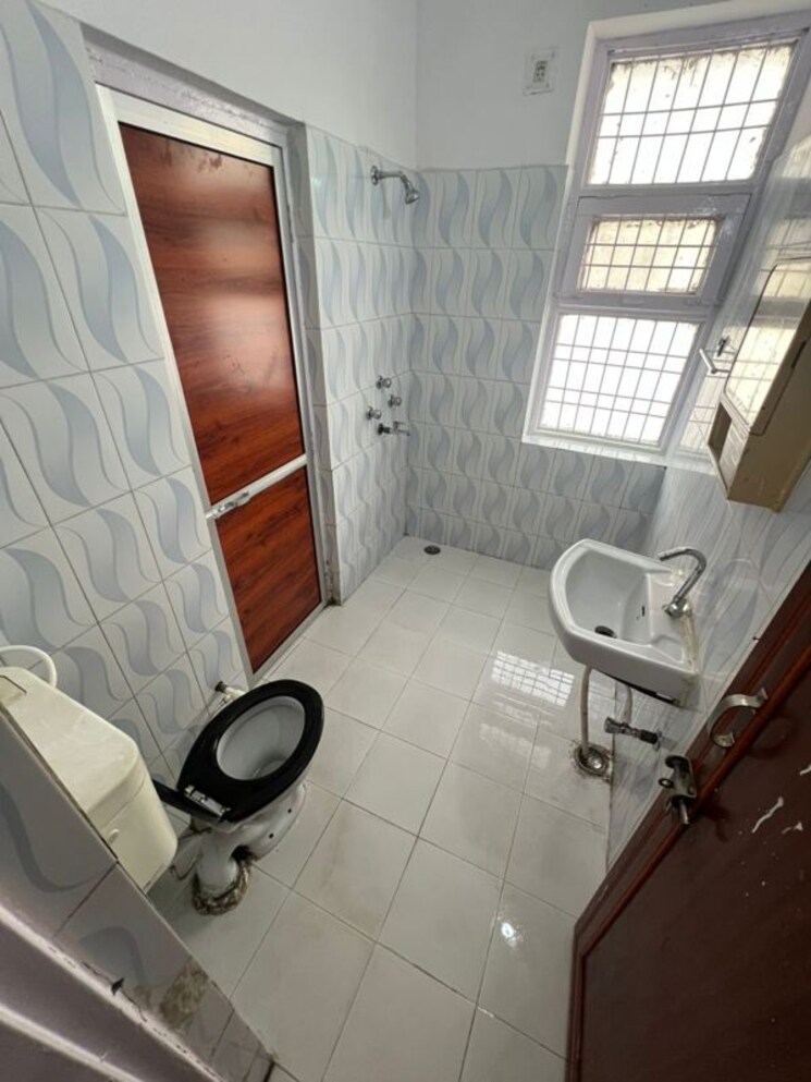 Bathroom, masarovar-yojna 3 Bedroom 2000 Sq.Ft. Villa In Rajajipuram Lucknow 9800914