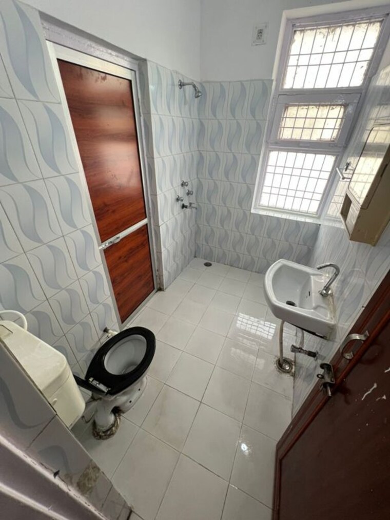 Bathroom, masarovar-yojna 3 Bedroom 2000 Sq.Ft. Villa In Rajajipuram Lucknow 9800914
