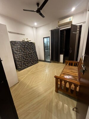 Bedroom in 2 BHK Builder Floor at Sector 43 – for Rent