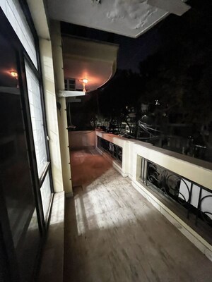 Balcony in 3 BHK Builder Floor at Ansal Sushant Lok I, Sector 43 – for Rent